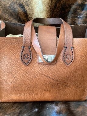 Vintage Distressed Raw Leather Top Buckle Tote Handbag🦋